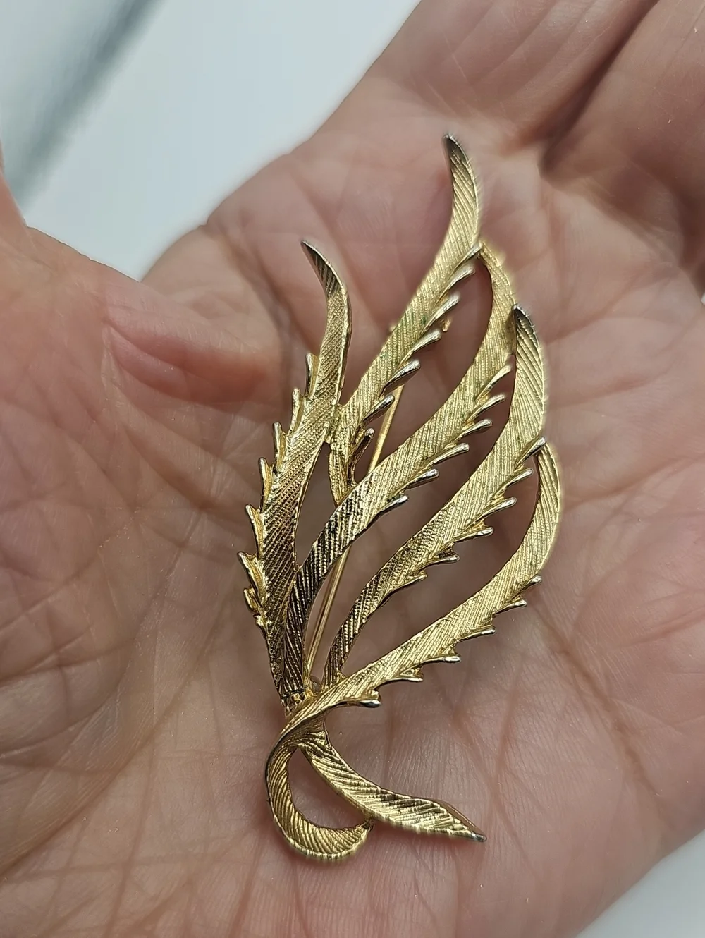Sara Cov Vintage Gold Leaf Statement Brooch - Elegant Women's Jewelry